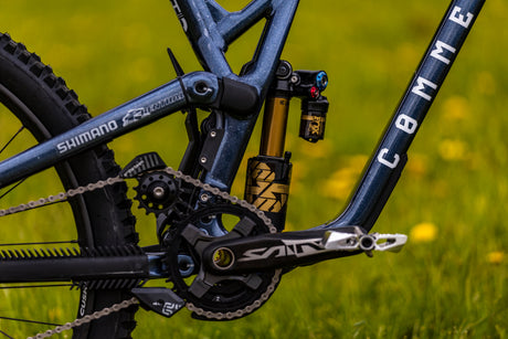 STFU BIKE - STAY GUARD WIDE